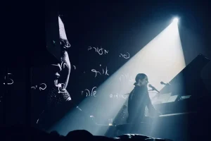 מארינה מקסימיליאן ליד הפסנתר בהופעה בפסטיבל הפסנתר באילת